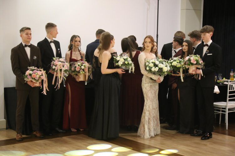 Studniówka 2026 LO im. M. Curie-Skłodowskiej w Makowie Mazowieckim