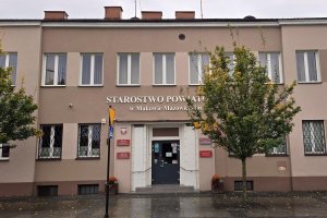 meble do starostwa za 1 8 mln budynek administracyjny za prawie 12 mln powiat makowski pokazal plan zamowien na 2026 rok