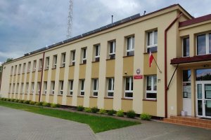 szkola w starym szelkowie udostepnia sale i stolowke teraz doszla tez hala sportowa