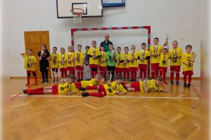 varsovia zaprosila orla juniorow z sypniewa czeka wyjatkowy mecz i wielka przygoda