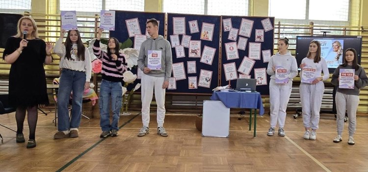 Znana influencerka i prezenterka gościnią ZS im. ŻAK w Makowie Mazowieckim. Tematem spotkania hejt