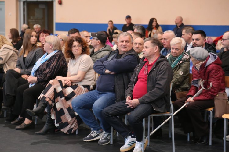Uwagi, wątpliwości, długa dyskusja - spotkanie konsultacyjne w sprawie budowy linii kolejowej Przasnysz - Zegrze