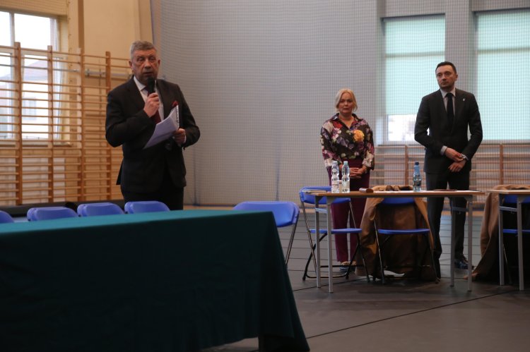 Uwagi, wątpliwości, długa dyskusja - spotkanie konsultacyjne w sprawie budowy linii kolejowej Przasnysz - Zegrze
