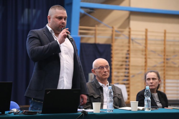 Uwagi, wątpliwości, długa dyskusja - spotkanie konsultacyjne w sprawie budowy linii kolejowej Przasnysz - Zegrze
