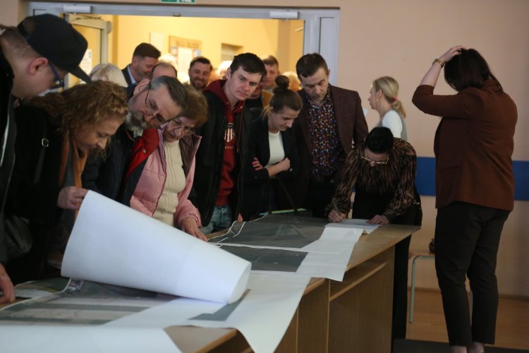 Uwagi, wątpliwości, długa dyskusja - spotkanie konsultacyjne w sprawie budowy linii kolejowej Przasnysz - Zegrze