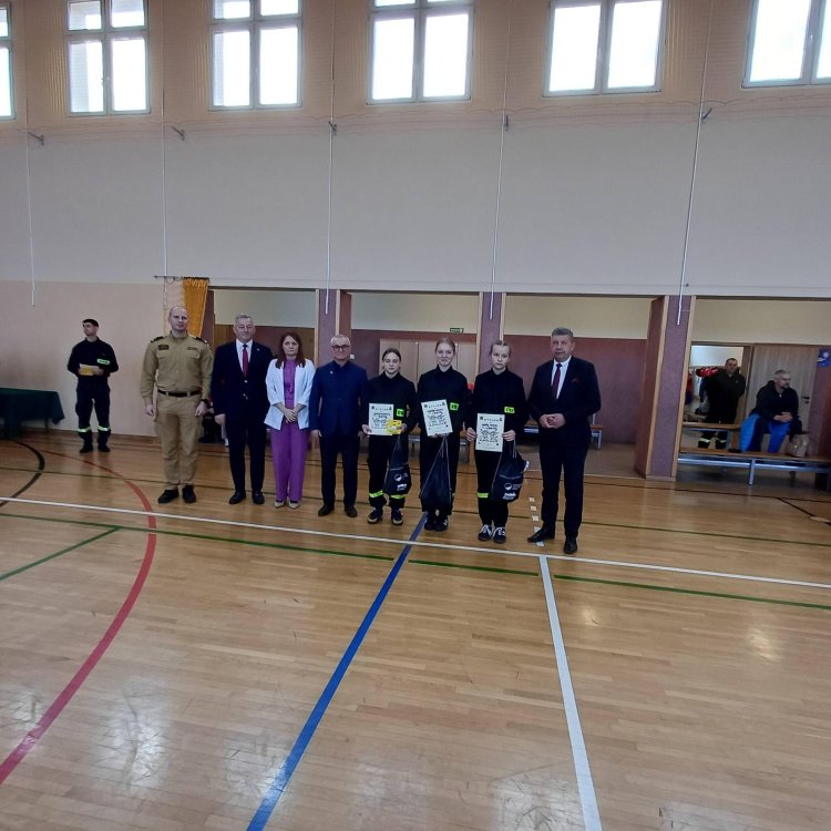 Sprawdzały umiejętności i rywalizowały - Młodzieżowe Drużyny Pożarnicze z powiatu makowskiego w akcji!