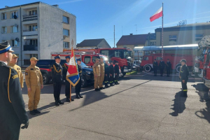 strazacki apel w dniu flagi wywiesiliscie bialo czerwona