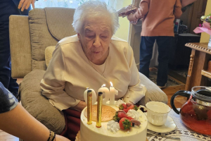 stanislawa marianna lata z makowa mazowieckiego skonczyla sto lat jubilatke odwiedzili samorzadowcy