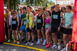 w niedziele polmaraton szelkowski uwaga zmotoryzowani utrudnienia w ruchu na trasie biegu
