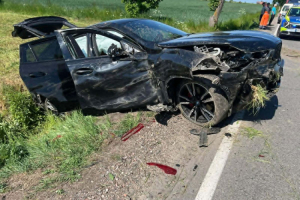 bmw dachowalo na drodze krajowej 24 latek trafil do szpitala