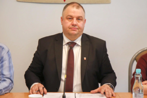 niebezpieczne parkowanie przy szkole i przedszkolu w rozanie radni chca wiekszej reakcji policji
