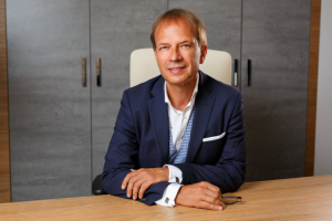 prof robert gajda z drugim belwederskim tytulem profesora