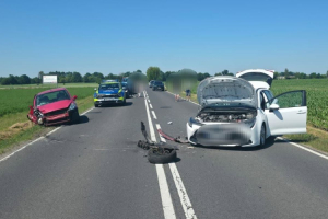 wypadek na dk57 w glodkach trzy osoby ranne zdjecia