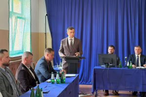 gmina ploniawy bramura zakonczyla rok z ponad 2 3 mln zl nadwyzki wojt dostal jednoglosne absolutorium