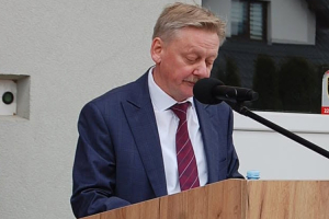 w mlynarzach bez glosow sprzeciwu wojt adam rupinski z wotum zaufania i absolutorium