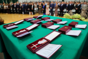 Krzyże Wolności i Solidarności dla żyjących i zmarłych. Wśród uhonorowanych mieszkańcy naszego powiatu