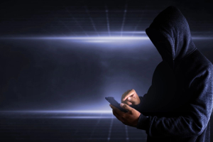 Nie wierzcie we wszystko, co wam mówią przez telefon. Fałszywi policjanci w akcji