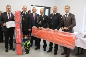 Strażacy ochotnicy z gminy Płoniawy-Bramura dostali kolejny sprzęt do walki z zagrożeniami (zdjęcia)