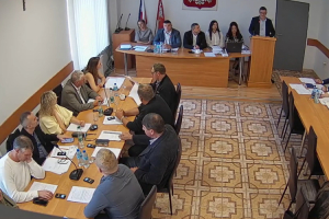 "Trzymam za słowo". Dyrektor Wojciech Zysk o zmianach i potrzebach szkoły oraz przedszkola w Rzewniu